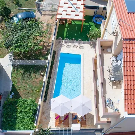Dijana Apartamento