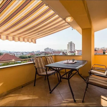 Dijana Apartamento