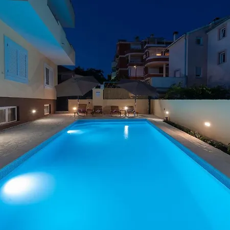 Dijana Apartamento